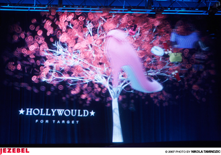 Illustration for article titled Fashion Show Featuring Holograms Clearly Bad